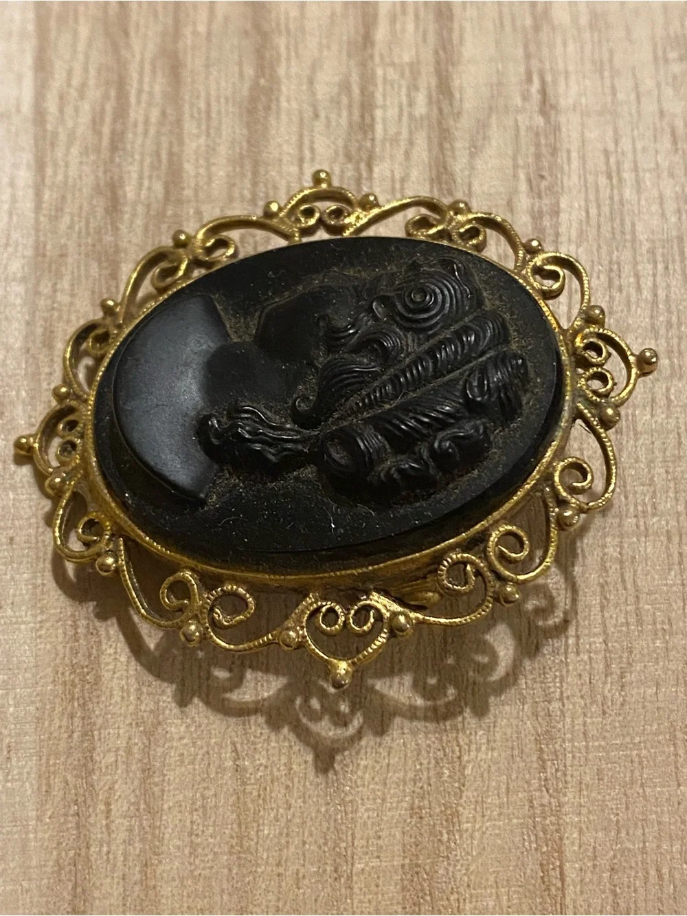 N/A elegant gold